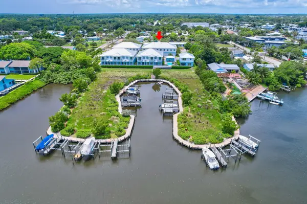4662 SE Manatee Way, Stuart, FL 34997