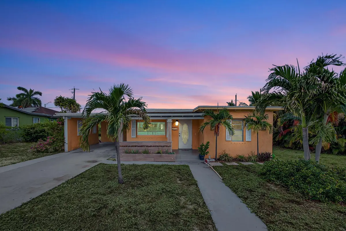 1136 W 7th Street, Riviera Beach, FL 33404 - #1