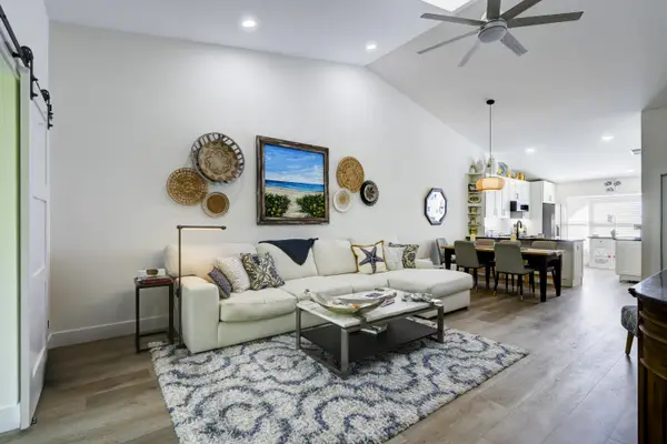 10976 SE Sea Pines Circle, Hobe Sound, FL 33455