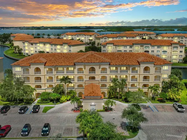 18 Harbour Isle Drive W #306, Fort Pierce, FL 34949