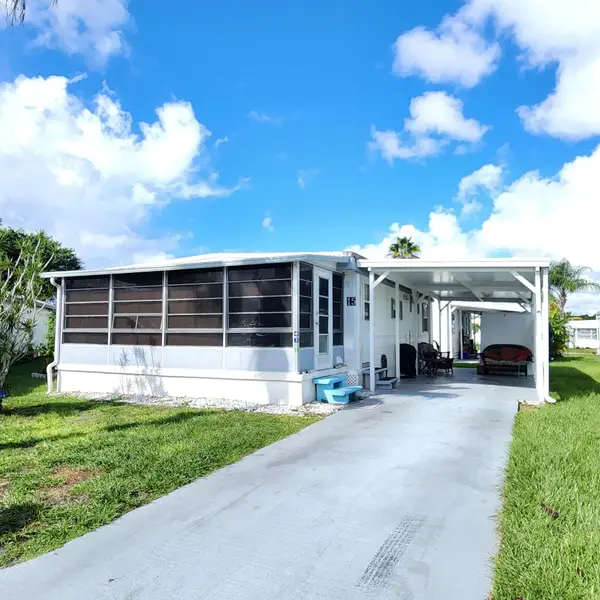 15 Indigo Lane, Port St Lucie, FL 34952