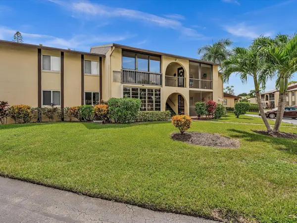 342 Pine Ridge Circle #D-2, ,, FL 33463