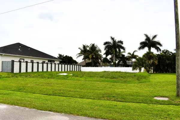 2565 SW Salzedo Avenue, Port St Lucie, FL 34987