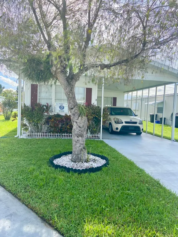 8 Florencia Ln, Port St Lucie, FL 34952