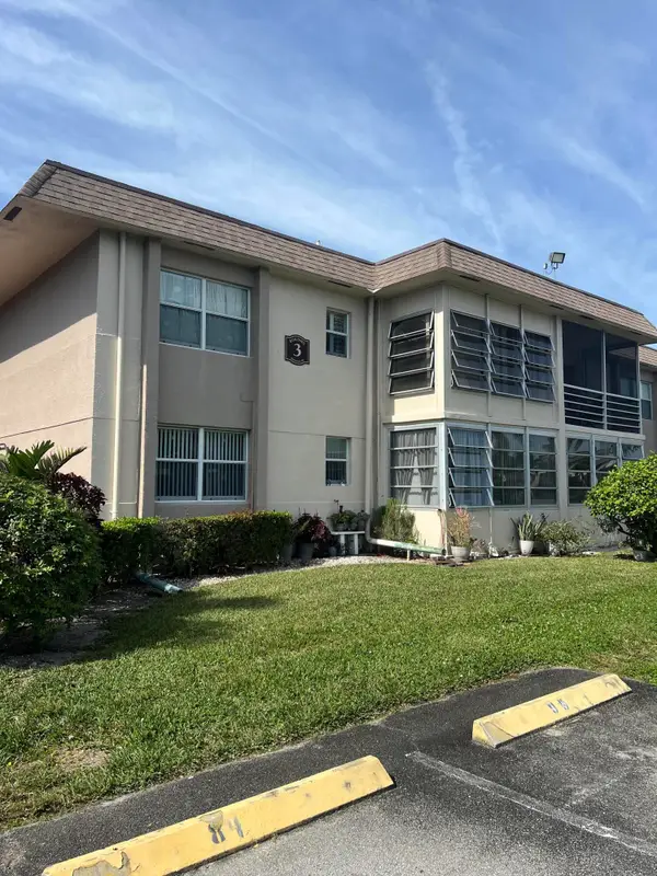 504 Davis Road #95, Palm Springs, FL 33461