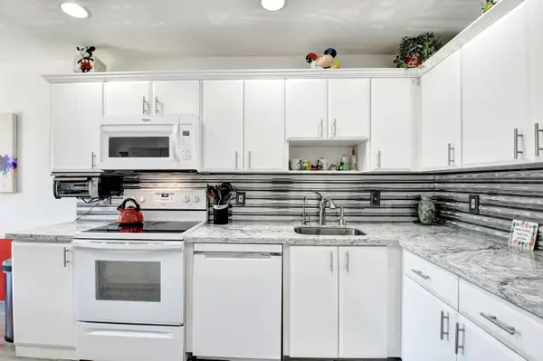 15 Stratford Drive #B, Boynton Beach, FL 33436