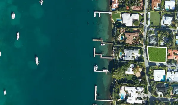 1421 N Lake Way, Palm Beach, FL 33480