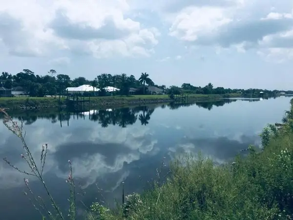 1561 SW Abingdon Avenue, Port St Lucie, FL 34953