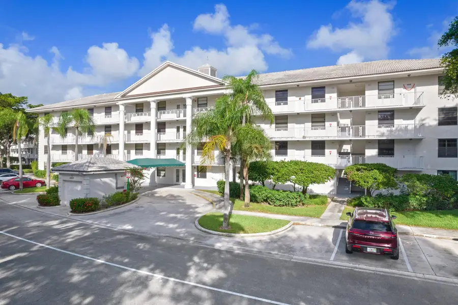3650 Whitehall Drive #202, West Palm Beach, FL 33401 - #2