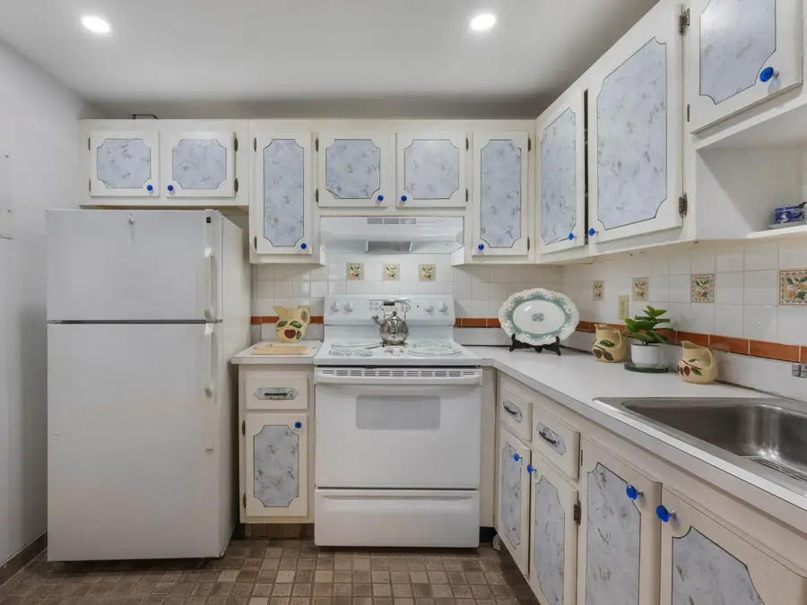 499 Saxony K, Delray Beach, FL 33446 - #3