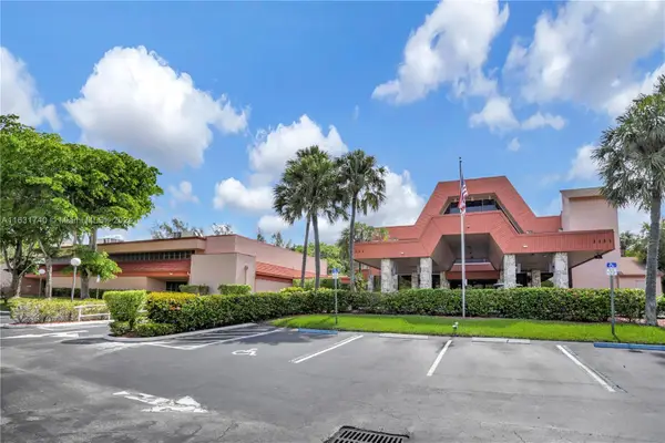 3160 Holiday Springs Boulevard #7-104, Margate, FL 33063