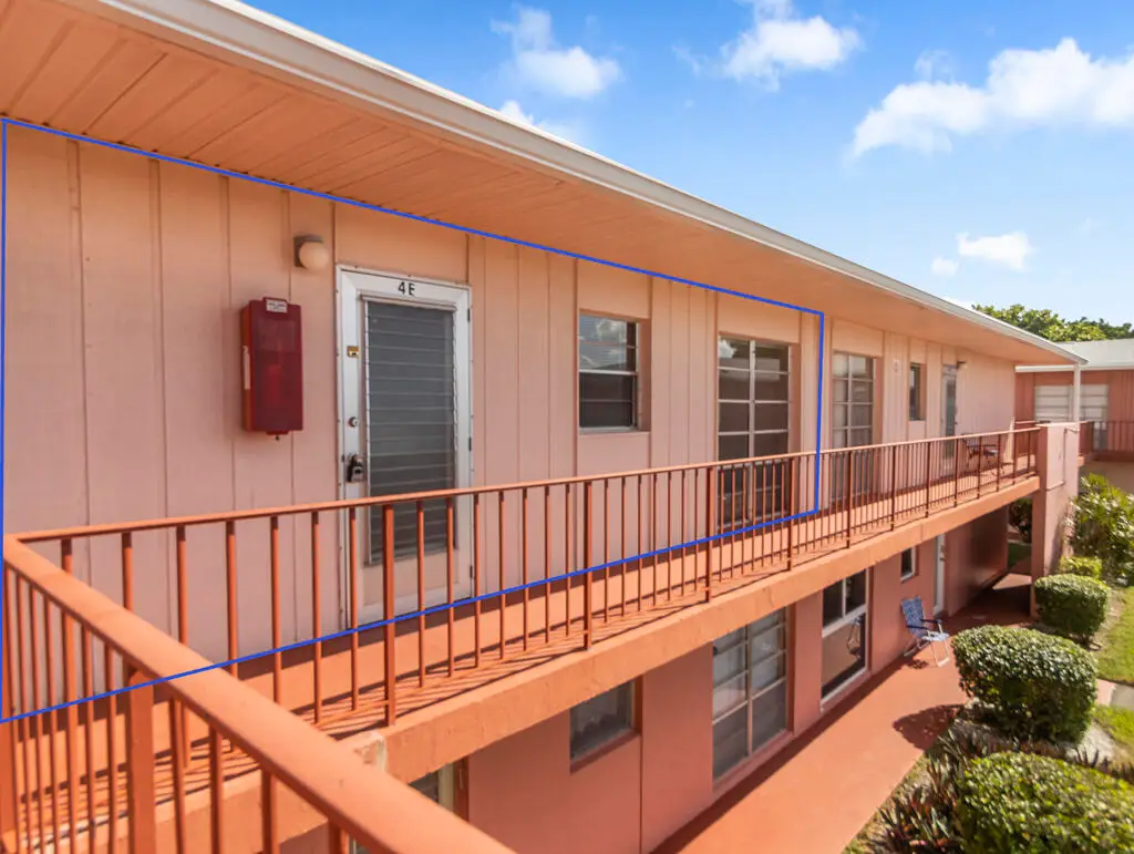 4 Golfs Edge #E, West Palm Beach, FL 33417 - #1