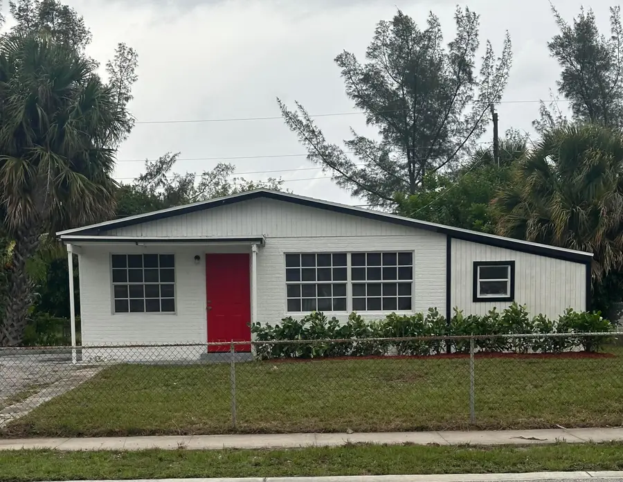 1210 Avenue R, Riviera Beach, FL 33404 - #3