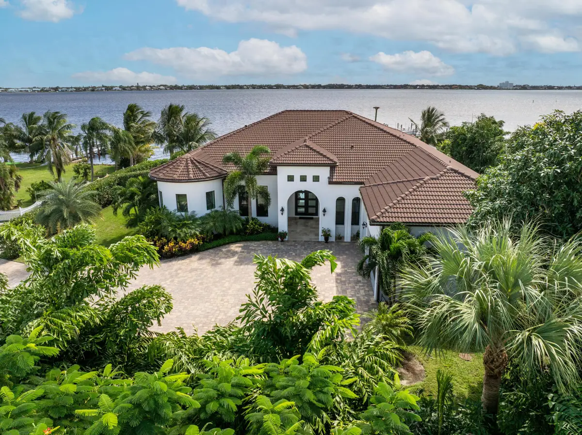 1000 NE Wright Avenue, Jensen Beach, FL 34957 - #1