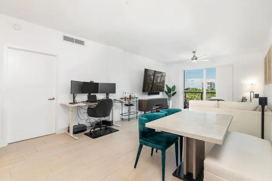 236 SE 5th Avenue #301, Delray Beach, FL 33483 - #2