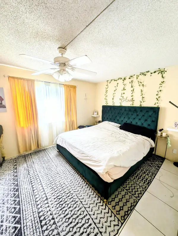 7960 NW 50th Street #104, Lauderhill, FL 33351