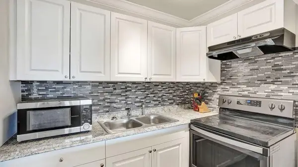 118 Sheffield E, West Palm Beach, FL 33417