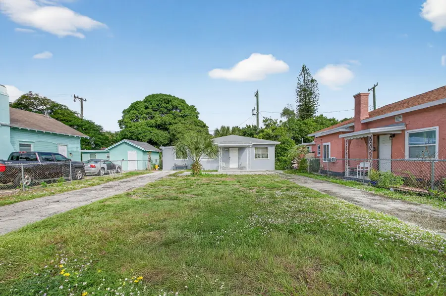621 50th Street, West Palm Beach, FL 33407 - #2