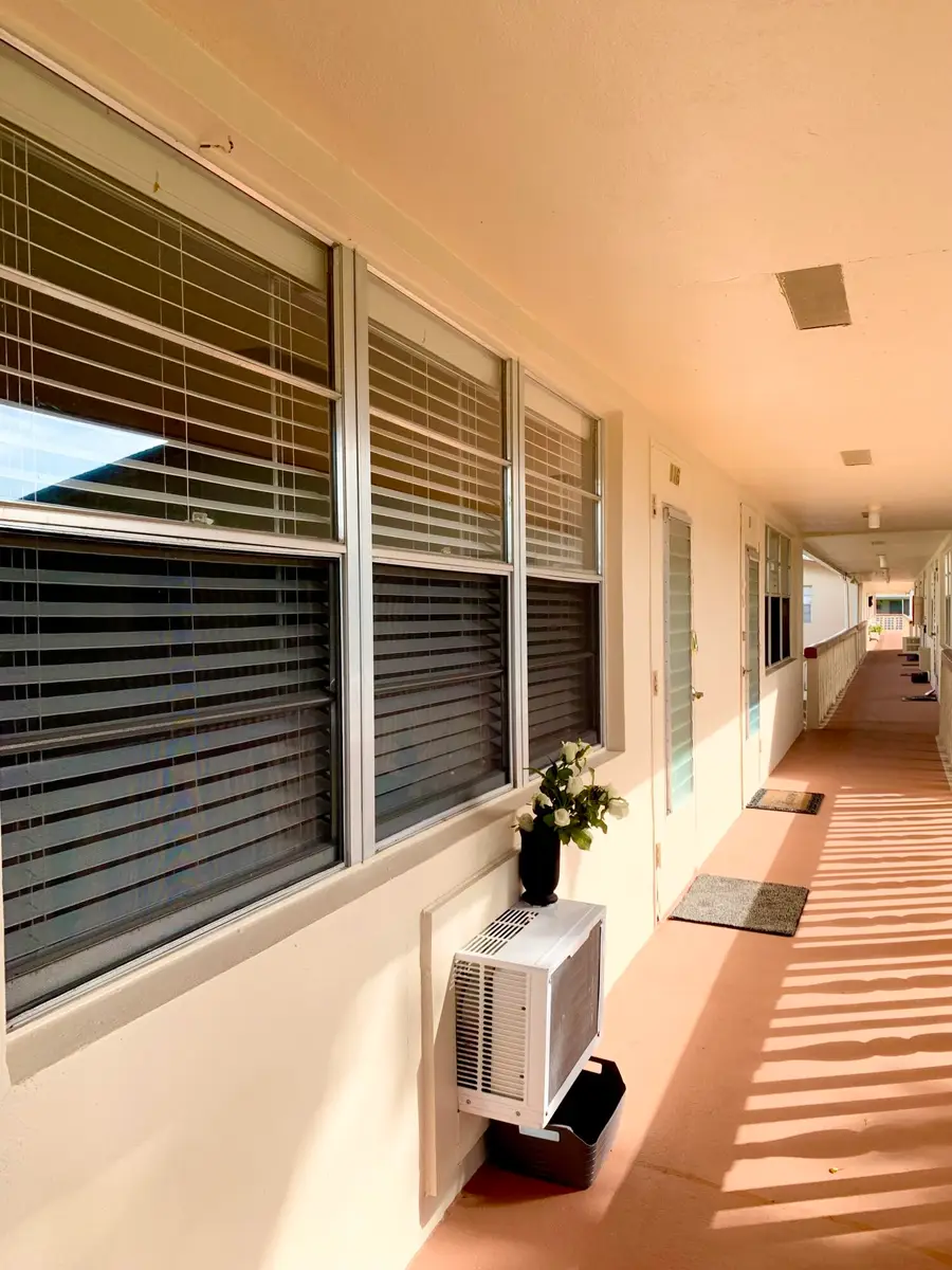 116 Canterbury E, West Palm Beach, FL 33417 - #3