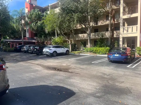 2208 S Cypress Bend Drive #106, Pompano Beach, FL 33069