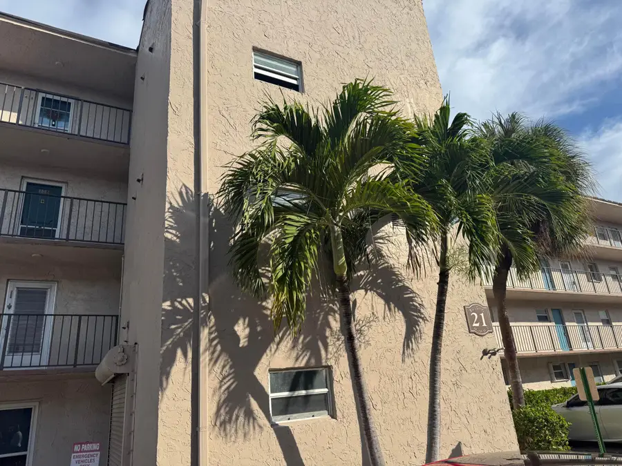 725 Lori Drive #107, Palm Springs, FL 33461 - #2