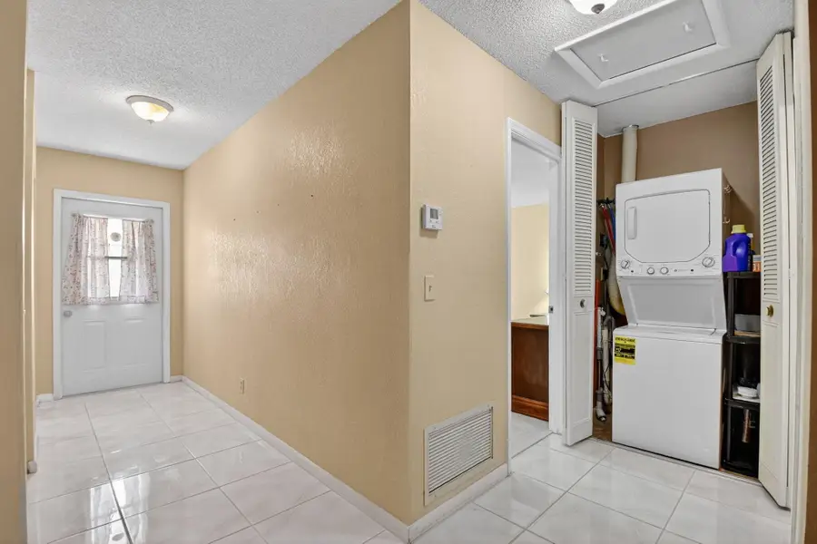 676 Laconia Circle #B, Lake Worth, FL 33467 - #3