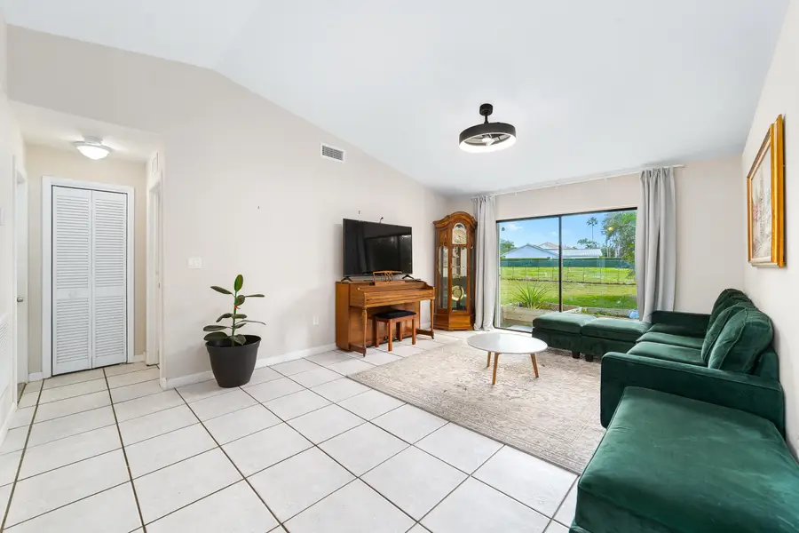 1060 Cedar Creek Way, Davie, FL 33325 - #2
