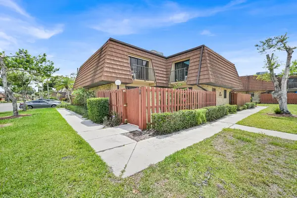 1458 N Lawnwood Circle #26d, Fort Pierce, FL 34950