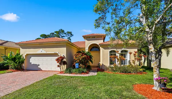 5427 Place Lake Drive, Fort Pierce, FL 34951