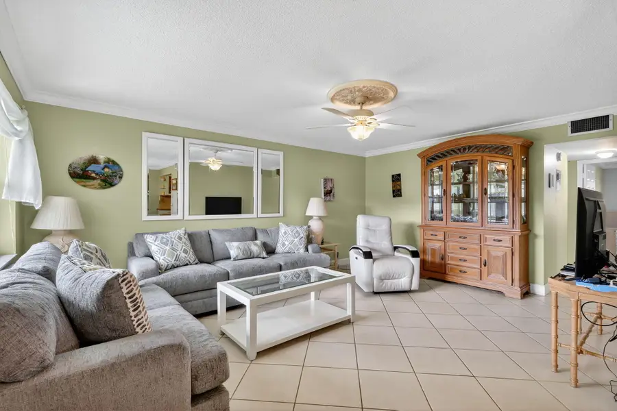 480 Horizons W #104, Boynton Beach, FL 33435 - #2
