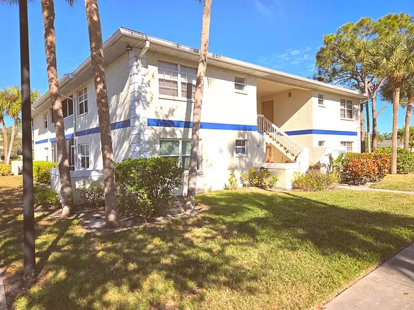 1524 SE Royal Green Circle #Q-202, Port St Lucie, FL 34952