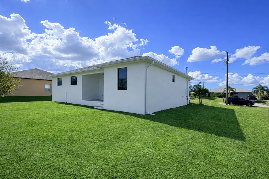 211 NW 25th Avenue, Cape Coral, FL 33993 - #3