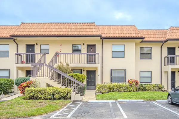 7094 Golf Colony Court #102, Lake Worth, FL 33467