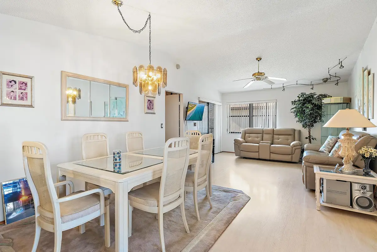 7633 Tahiti Lane #204, Lake Worth, FL 33467 - #1
