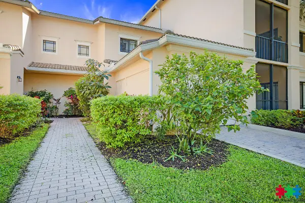 2916 Tuscany Court #104, Palm Beach Gardens, FL 33410