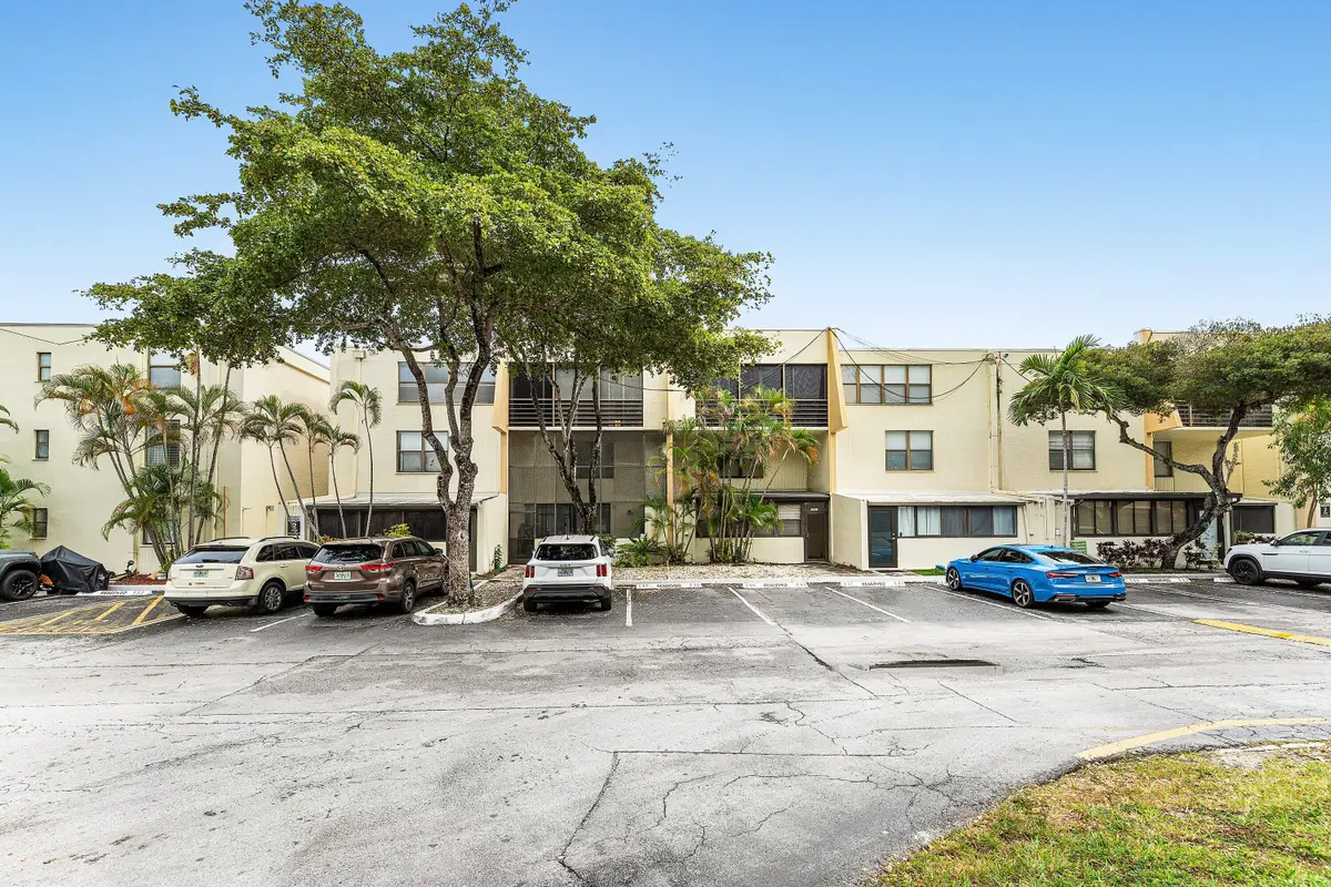 20200 W Country Club Drive #Ph-20, Aventura, FL 33180 - #1