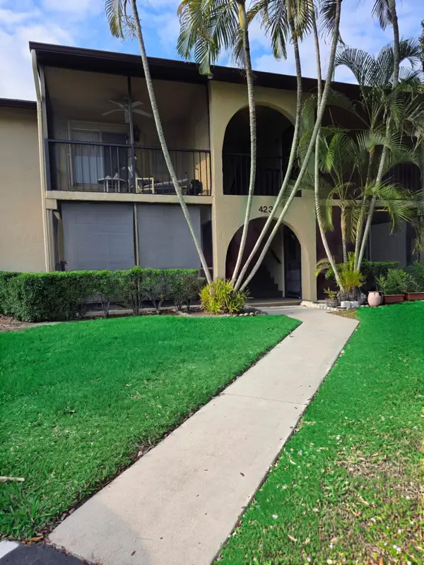 423 Pine Glen Lane #C-1, ,, FL 33463