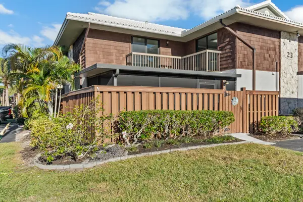 2302 SE Round Table Drive #B, Port St Lucie, FL 34952