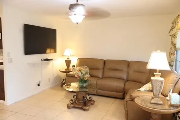 1011 Cornwall A #1011, Boca Raton, FL 33434