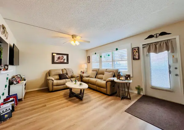 334 Southampton B, West Palm Beach, FL 33417
