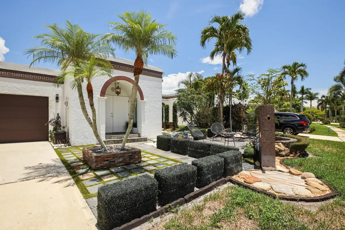 6590 Fountains Circle, Lake Worth, FL 33467 - #1