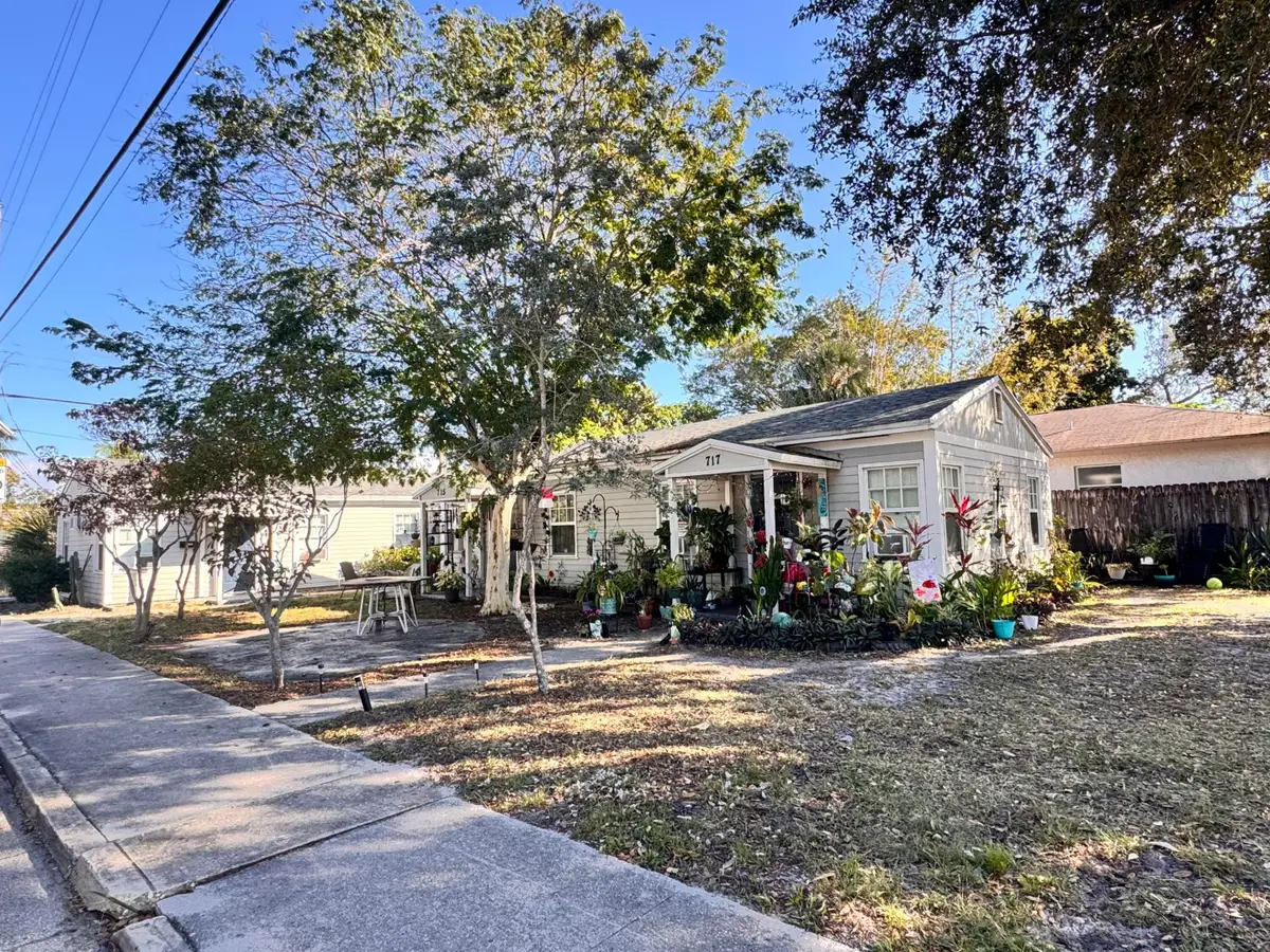 717 8th Avenue N, Lake Worth Beach, FL 33460 - #1