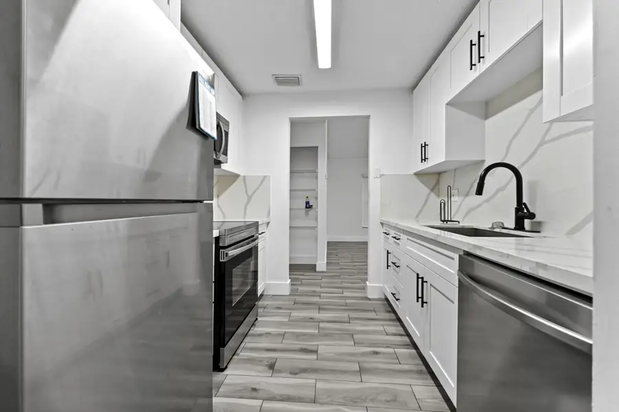 1390 Summit Run Circle, West Palm Beach, FL 33415 - #3
