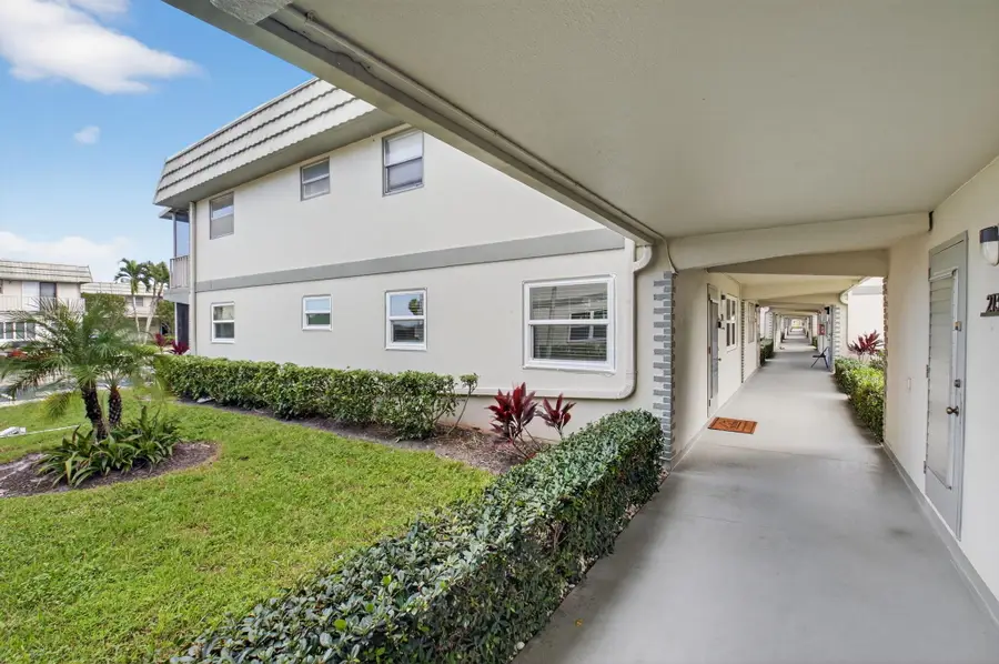 212 Monaco Way E, Delray Beach, FL 33446 - #2