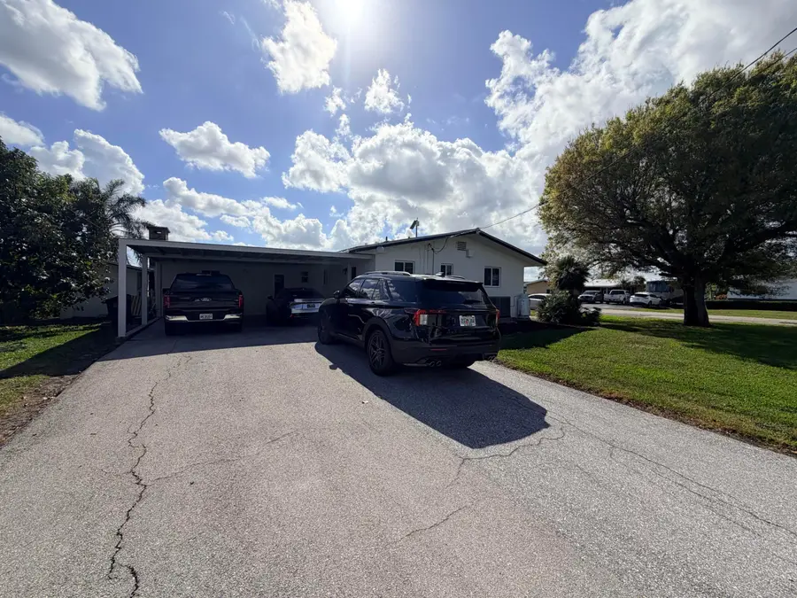 955 NW 4th St Street, Belle Glade, FL 33430 - #3