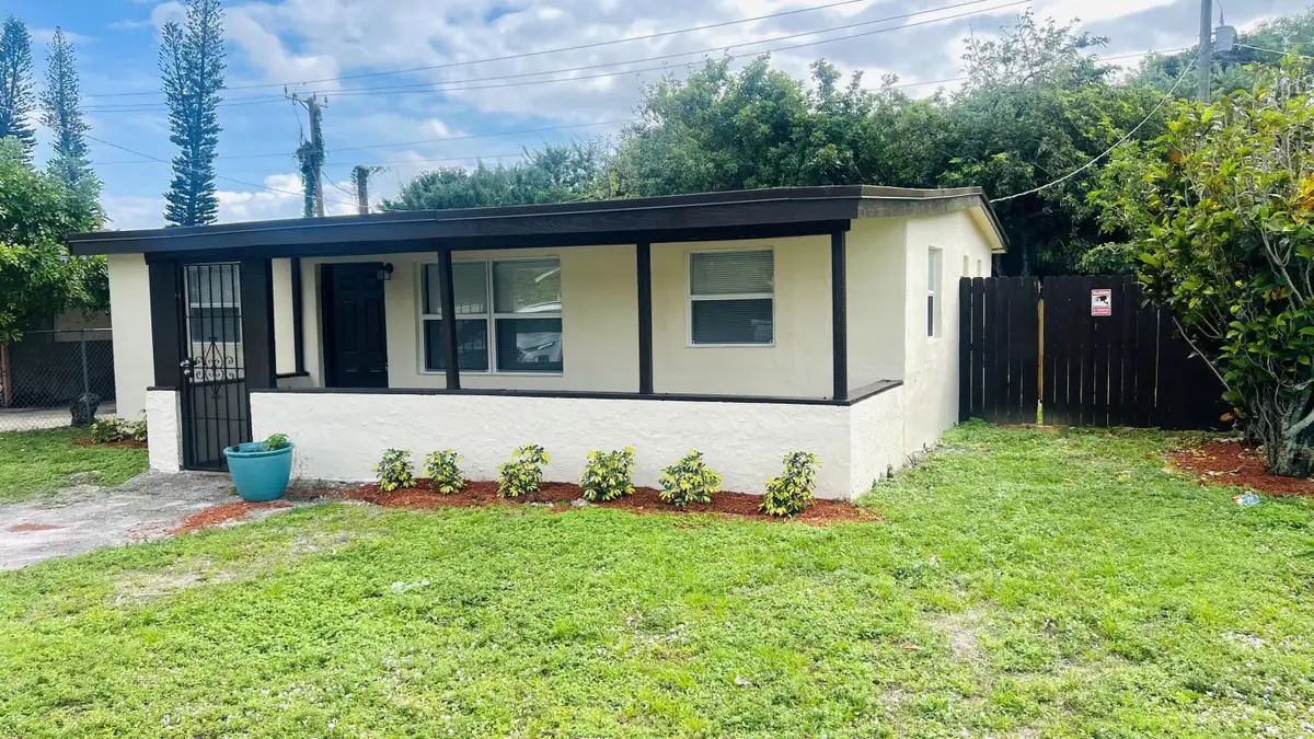2360 Nw 2nd Street Street, Pompano Beach, FL 33069 - #1
