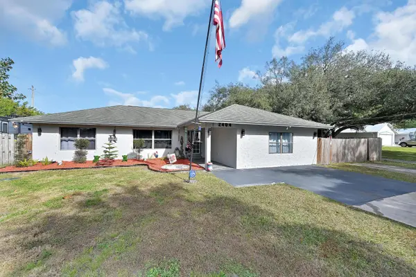 2404 Dade Road, Fort Pierce, FL 34982