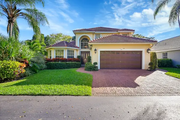 15 Lawrence Lake Drive, Boynton Beach, FL 33436