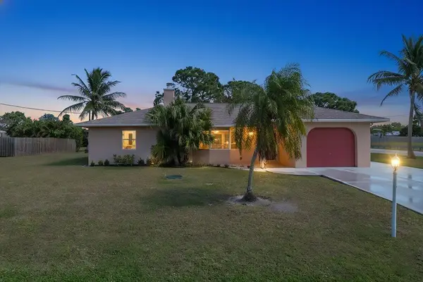 2097 SE Mantua Street, Port St Lucie, FL 34952