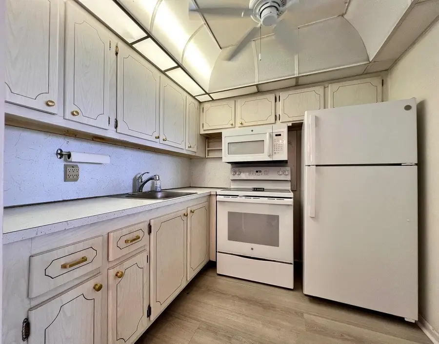 434 Southampton B, West Palm Beach, FL 33417 - #2